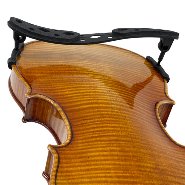 Pirastro KorfkerRest LUNA on violin 4